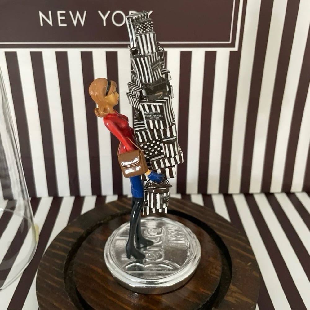Henri Bendel Shopping Girl Memorabilia - Picture 8 of 11
